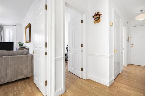 25 Abbotsmead Place, Caversham, Reading, RG4 8BB