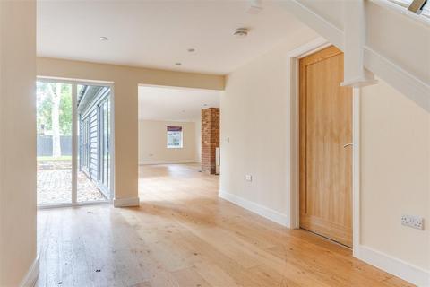 undefined, Whitehorse Lane, Newport CB11