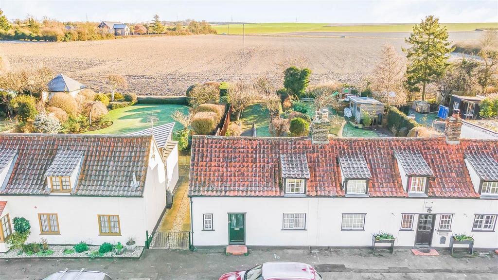 Commercial End, Swaffham Bulbeck CB25 2 bed end of terrace house for sale £325,000