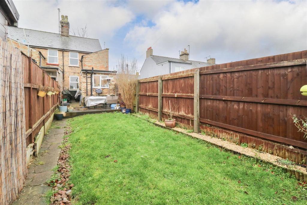Exning Road, Newmarket CB8 3 bed end of terrace house for sale £220,000