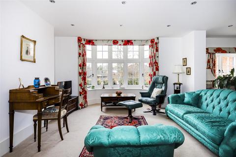 3 bedroom flat for sale, Bell College Court, Saffron Walden CB11