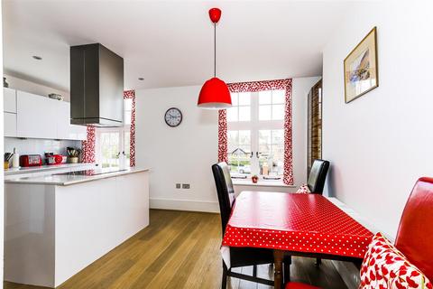 3 bedroom flat for sale, Bell College Court, Saffron Walden CB11