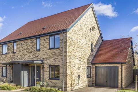 7 Larkfield, Great Abington, Cambridge, CB21 6DJ