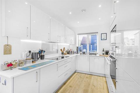 7 Larkfield, Great Abington, Cambridge, CB21 6DJ
