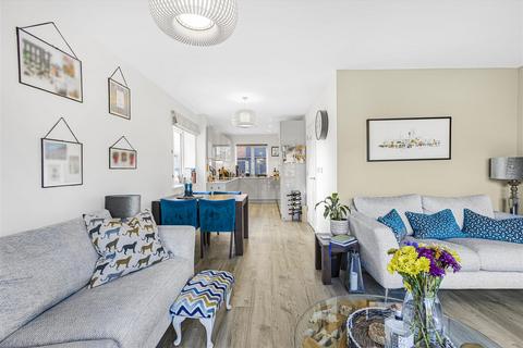 7 Larkfield, Great Abington, Cambridge, CB21 6DJ