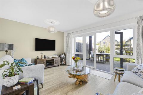 7 Larkfield, Great Abington, Cambridge, CB21 6DJ