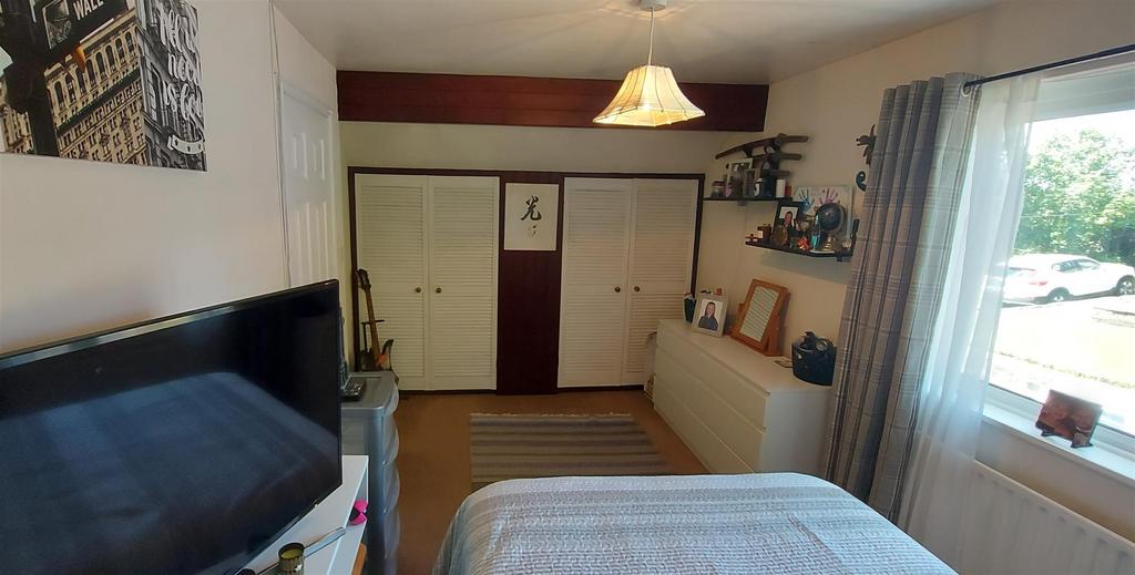 Bedroom 1 b.jpg