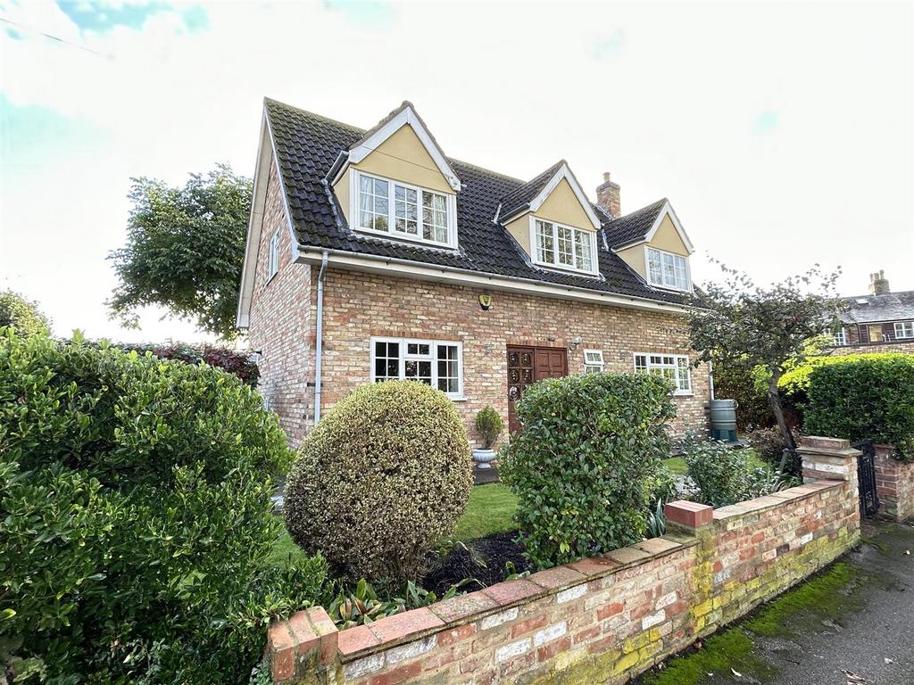 Willow Walk, Ely CB7 4 bed house for sale £695,000