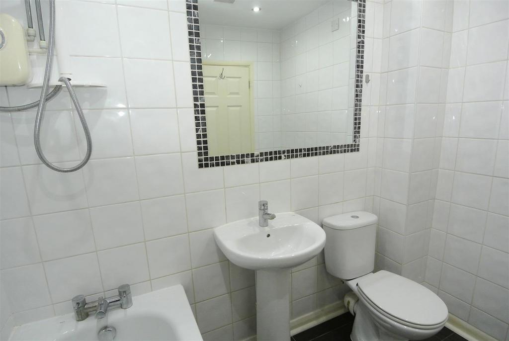 Bathroom 2.JPG