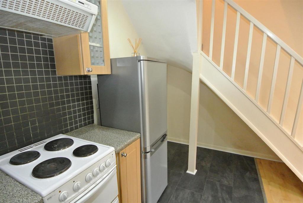 Kitchen 3.JPG