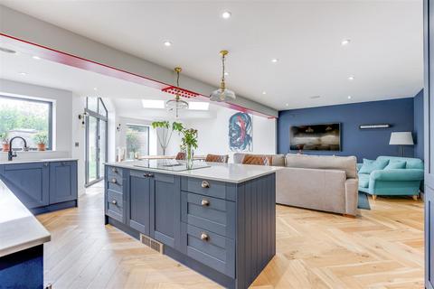 15 Beeches Close, Saffron Walden, CB11 4BU