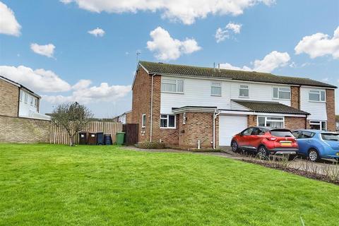 1 Badlesmere Road, Eastbourne, BN22 8TL