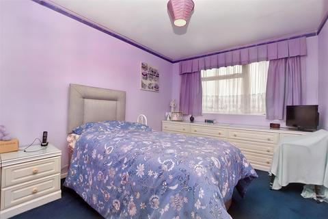 1 Badlesmere Road, Eastbourne, BN22 8TL