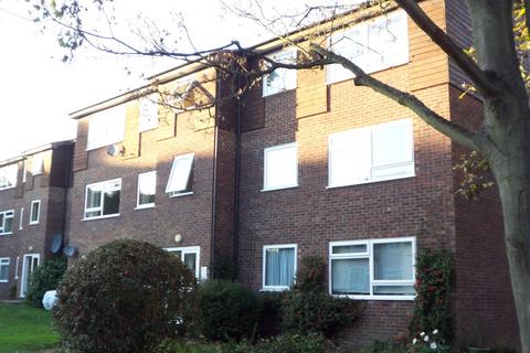 2 bedroom flat to rent, Greenacre Court, Egham TW20