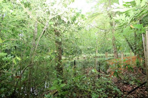37 Connaught Crescent, Brookwood, Woking, GU24 0AN