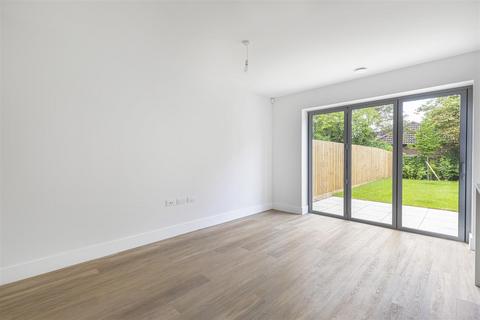 3 bedroom end of terrace house for sale, Old English Close, Cambridge CB22