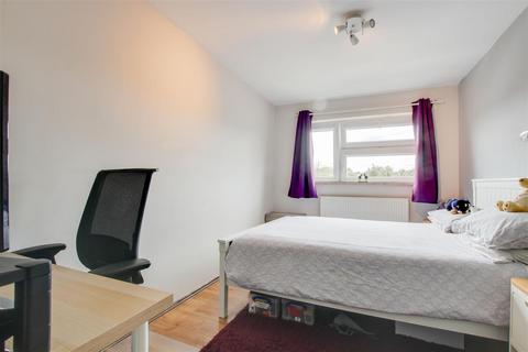 1 bedroom flat for sale, Links Avenue, Hertford