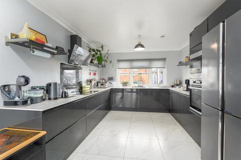 4 bedroom semi-detached house for sale, Carlton Road, Walton-on-Thames, KT12