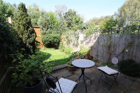 33 Buckthorn, Ely, CB7 4TN
