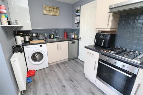 7 Hazelhurst Close, Dalton, Rotherham, S65 3HL