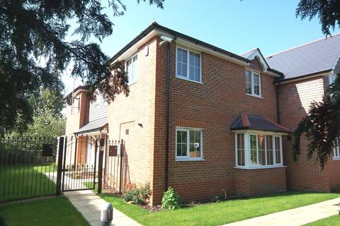 2 bedroom terraced house to rent, Barley Mow Road, Egham TW20