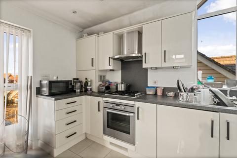 2 bedroom apartment for sale, Paxton Avenue, Hawkinge, Folkestone, CT18