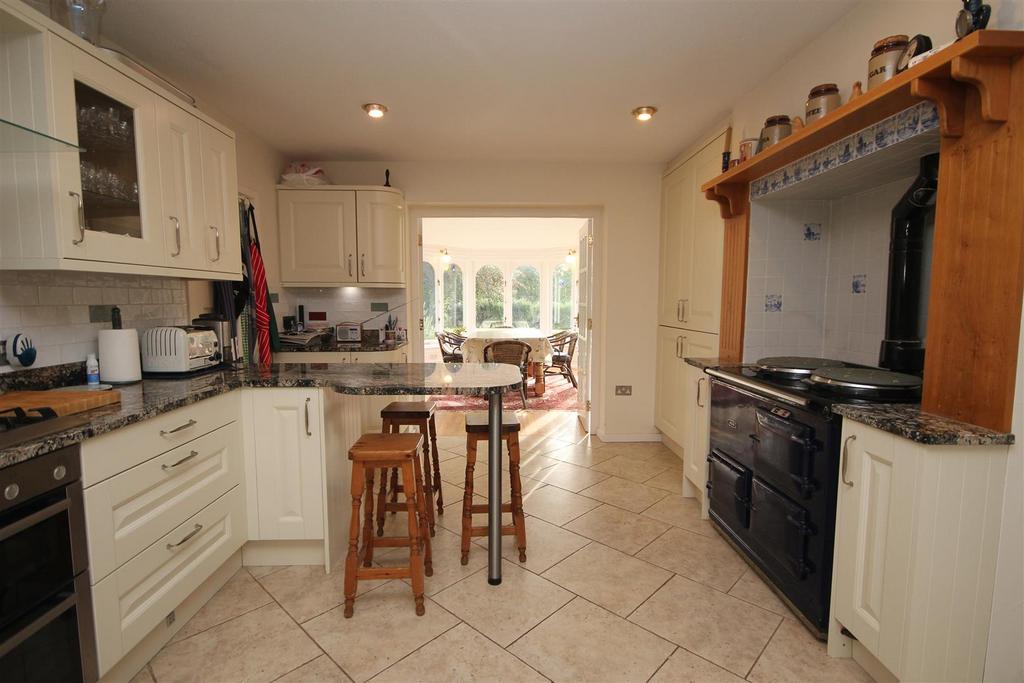 Kitchen 1.JPG
