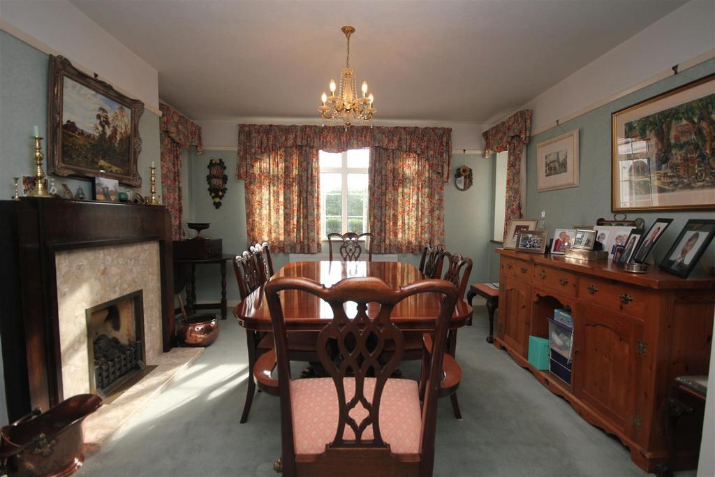 Dining room.JPG