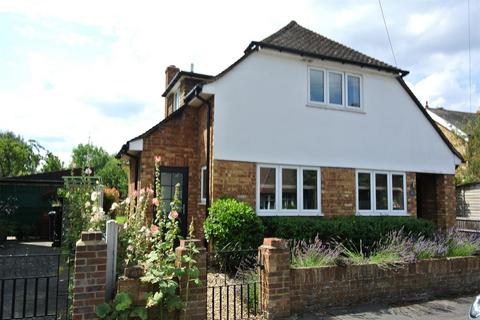 4 bedroom detached house to rent, Runnemede Road, Egham TW20