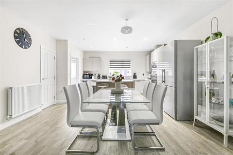 146 Osprey Drive, Trumpington, Cambridge, CB2 9FU