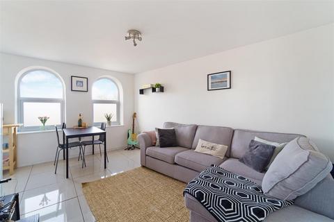 2 bedroom apartment for sale, London Road, Tooting