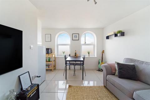 2 bedroom apartment for sale - London Road, Tooting