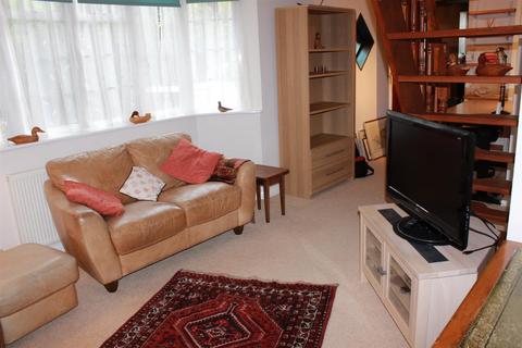 1 bedroom flat to rent, Middle Hill, Egham TW20