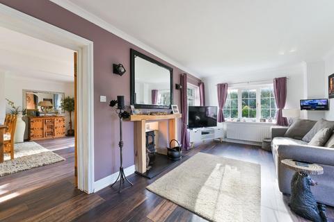 3 bedroom end of terrace house for sale - Mogador, Lower Kingswood, Tadworth