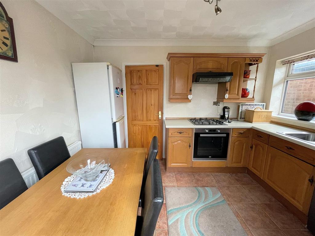 Brookfield, Neath 2 bed detached bungalow for sale £249,950