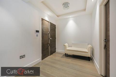 5 bedroom detached house for sale, Ashbourne Road, London