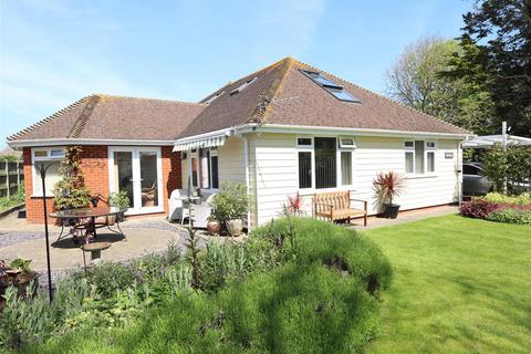 4 bedroom bungalow for sale, St. Andrews Road, Littlestone, New Romney