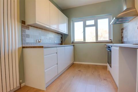 2 bedroom flat for sale, Frinton Road, Frinton-On-Sea CO13