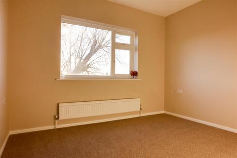 4, Pondtail Lodge Frinton Road, Kirby Cross, Frinton-on-sea, CO13 0LF