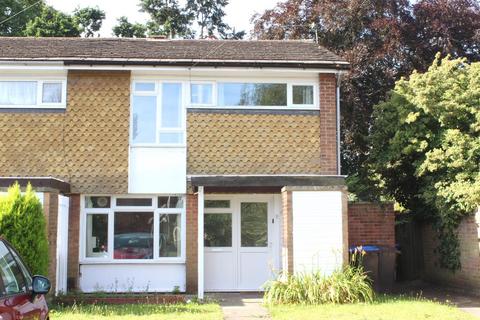 4 bedroom end of terrace house to rent, Cherrywood Avenue, Egham TW20