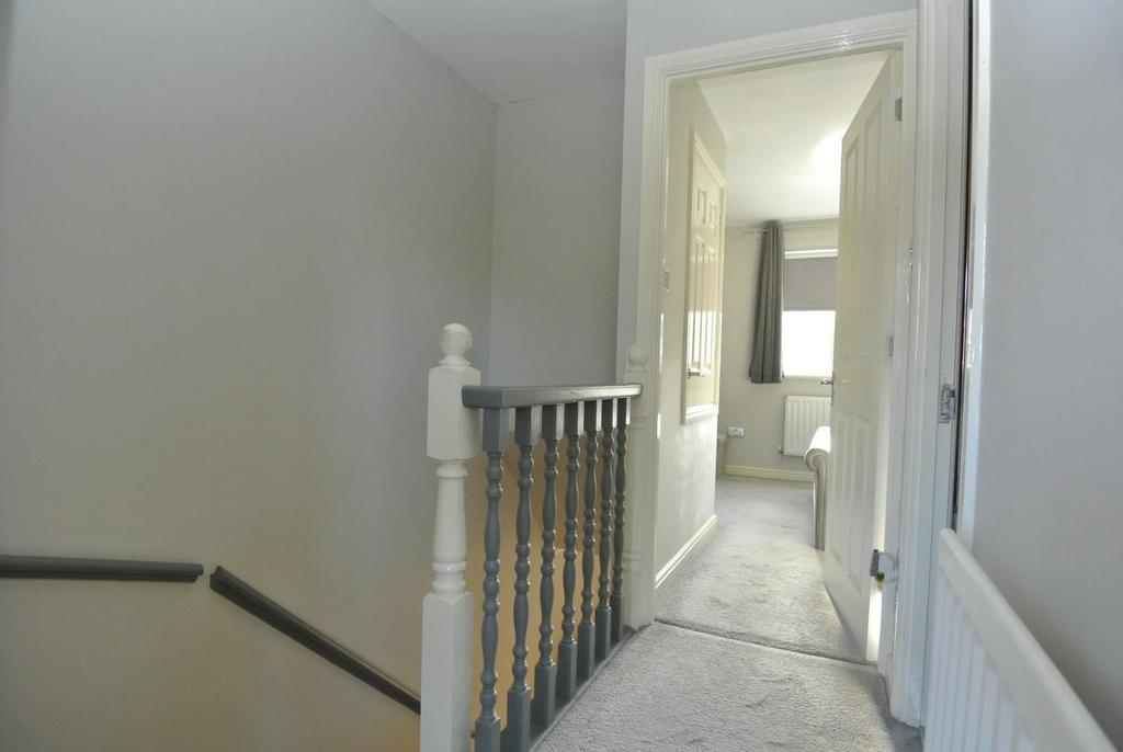 Aspen Gardens, Ashford TW15 2 bed terraced house for sale £415,000