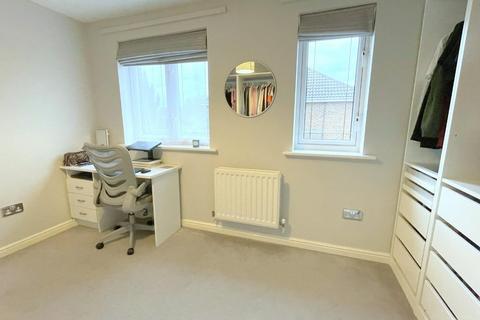 2 bedroom terraced house for sale, Aspen Gardens, Ashford TW15