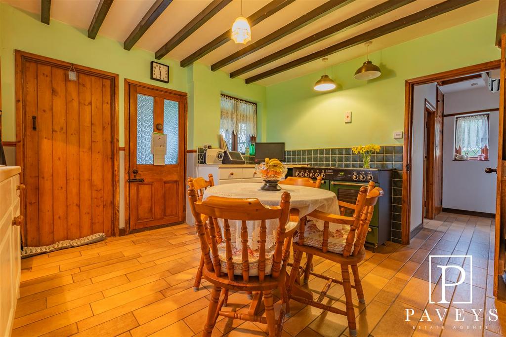 Kitchen breakfast room