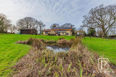 3 bedroom detached house for sale, Lodge Road, Little Clacton