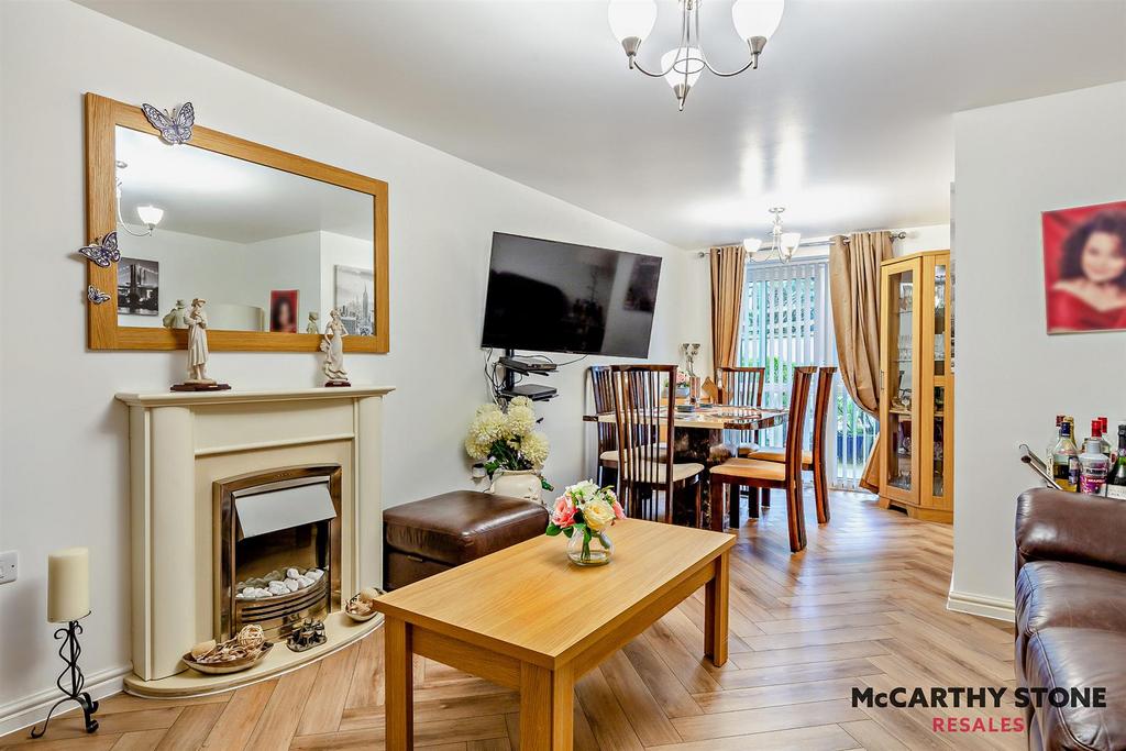 Living room:
