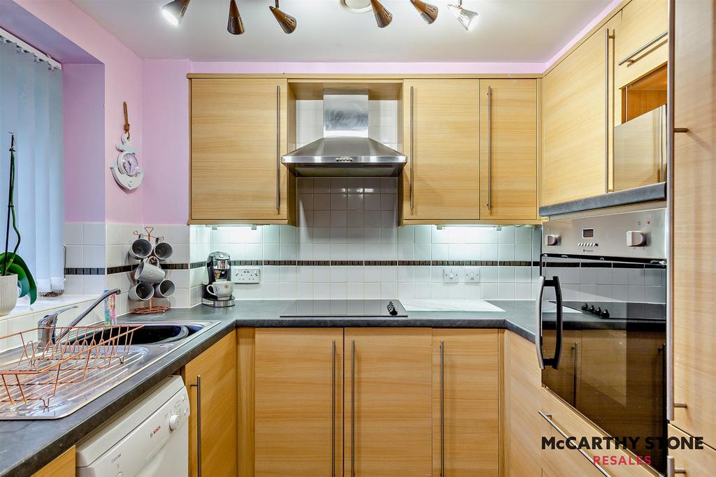 Kitchen: