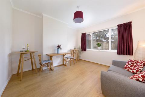 18 George Road, Warwick, CV34 5LX