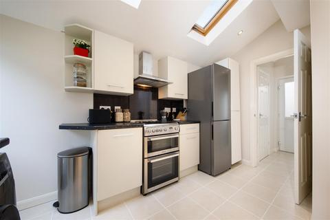 18 George Road, Warwick, CV34 5LX
