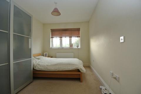 2 bedroom flat for sale, Staines Road West, Ashford TW15