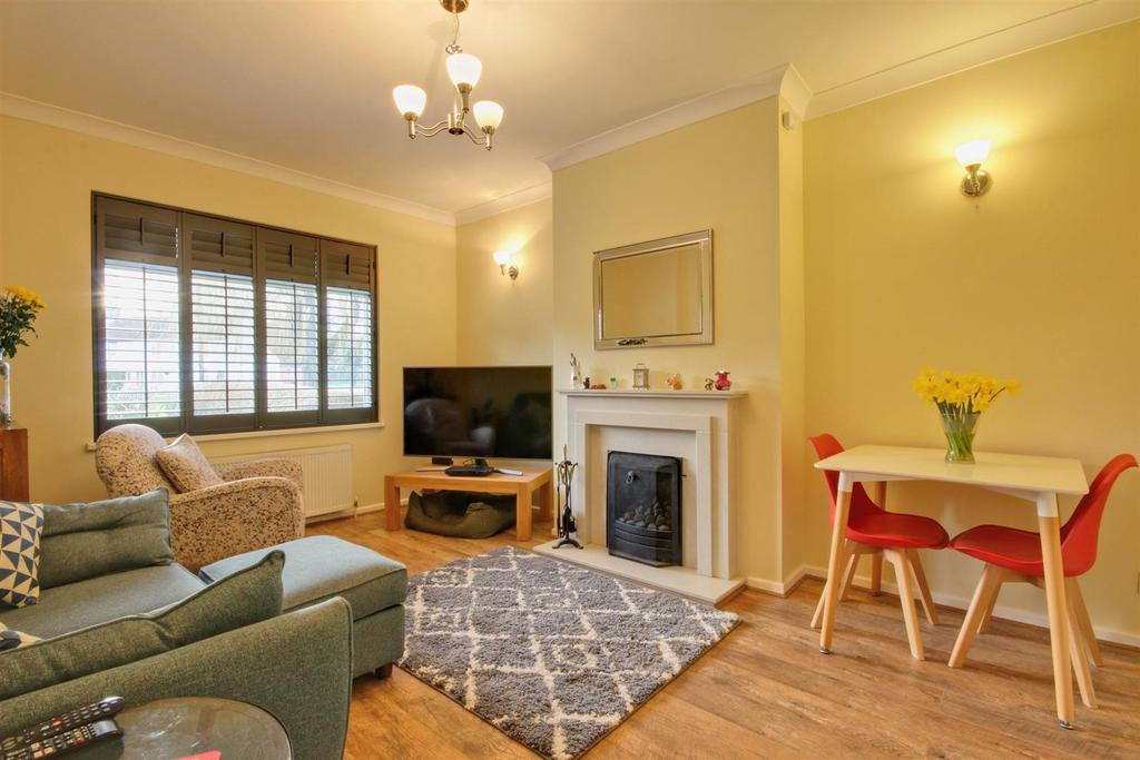 Beverley Road, Hessle 2 bed semidetached bungalow for sale £185,000